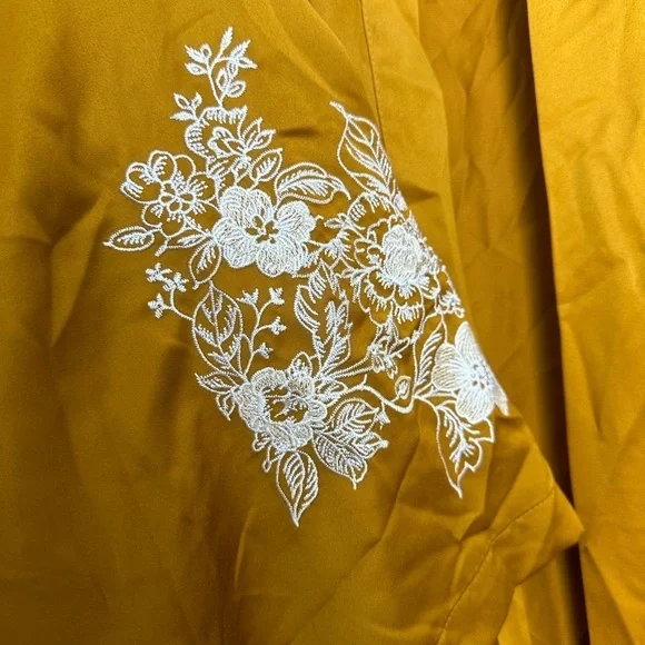 Luxurious Gold/Yellow Silky Kimono from Macy’s (INC). Sold out. Rarely worn! - Picture 10 of 14